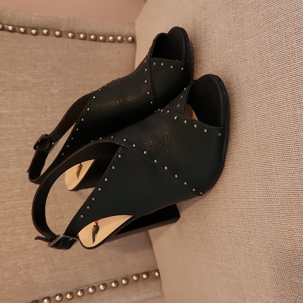 Women's faux black leather slingback open-toe heels with rivets size 8  NWOT